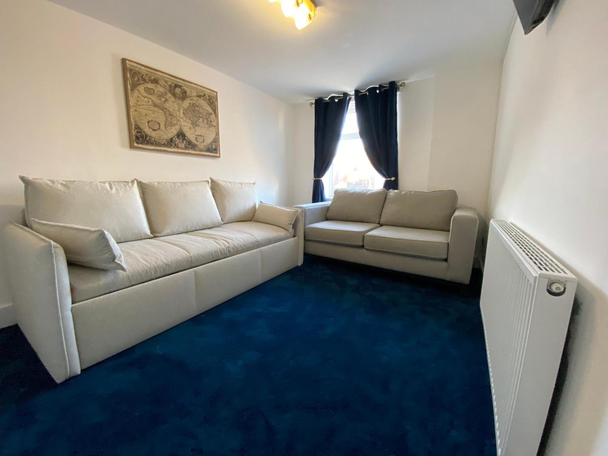 Aquarius Apartment - Sea View - Sleeps Seven Blackpool Exterior photo