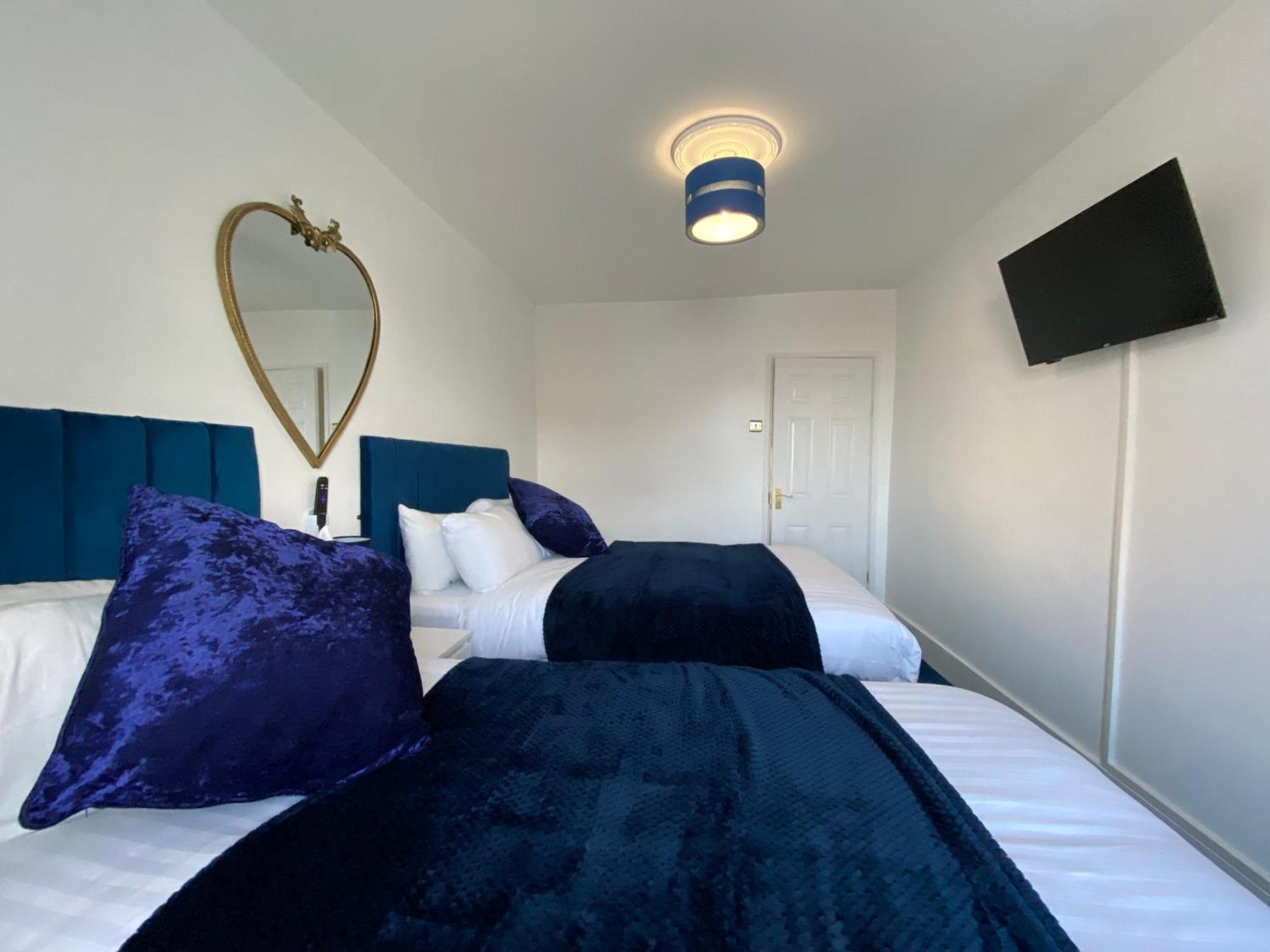 Aquarius Apartment - Sea View - Sleeps Seven Blackpool Exterior photo